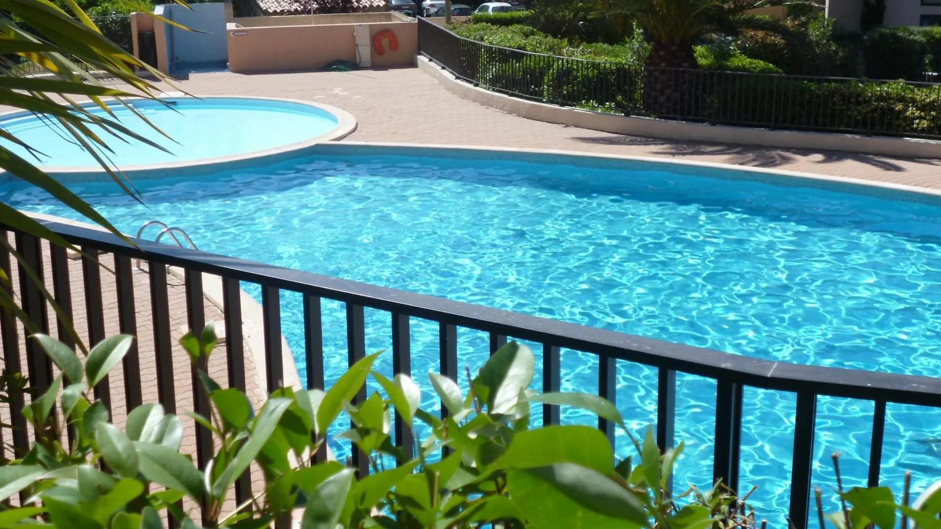 T2 Dans Domaine Prive Piscine Tennis Parc Parc Aquatique Vue Mer Et Plage Six-Fours-les-Plages